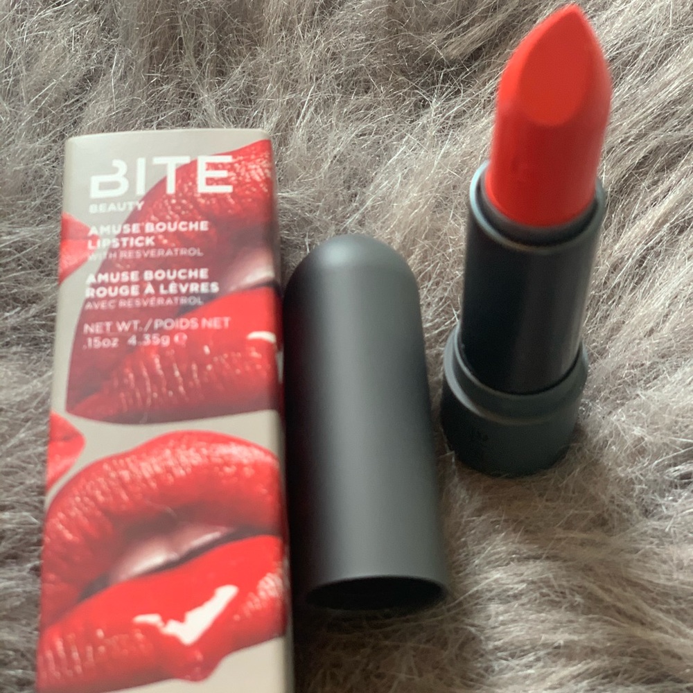 Makeup - Picture 3 of 3